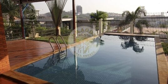 Villa with nice pool for Rent In Angkor