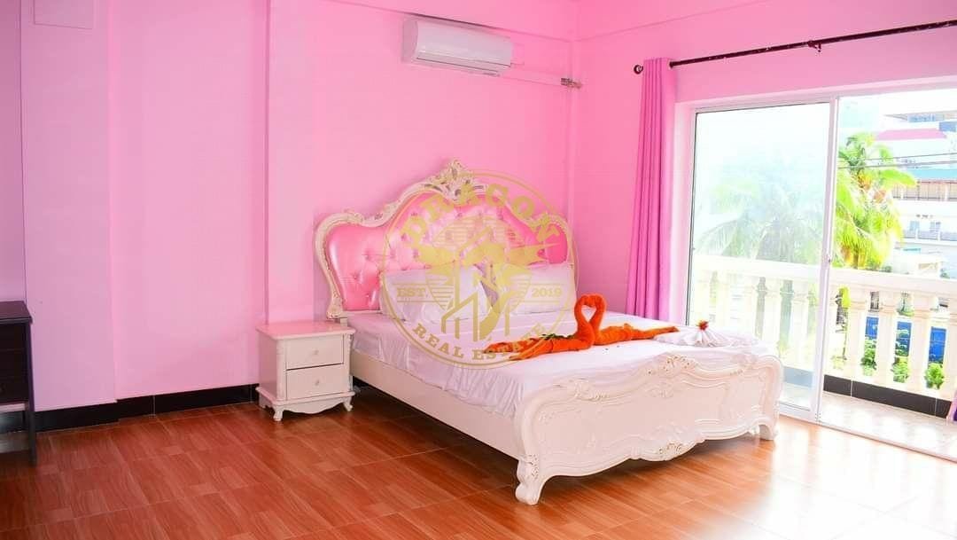 Room For Near Two Golden Lions Sihanoukville